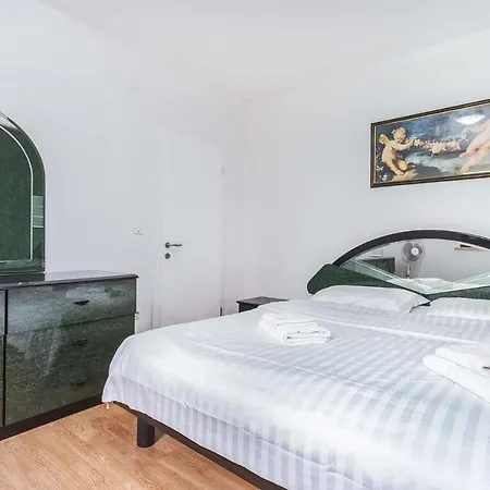 Rino Apartman